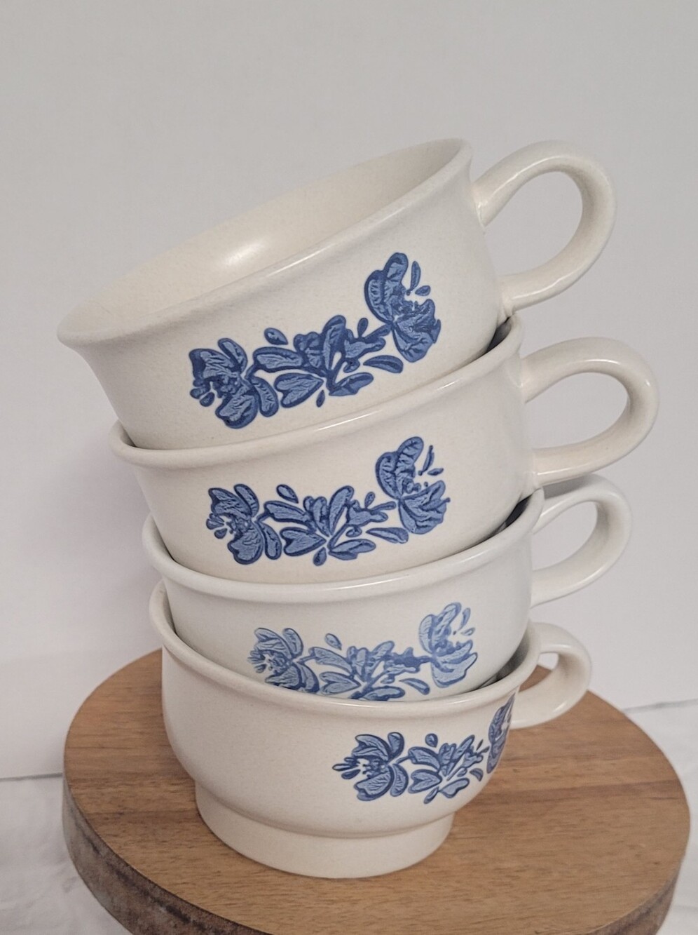 Vintage Pfaltzgraff Yorktown Mugs - White and Blue Set Of 4.